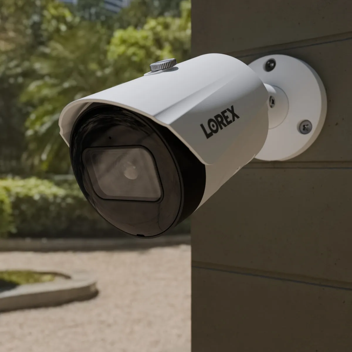 Lorex Fusion NVR with A4 4MP (2K) IP Bullet Cameras - 4K 16-Channel (8 Wired   8 Wi-Fi Fusion) 2TB Wired System